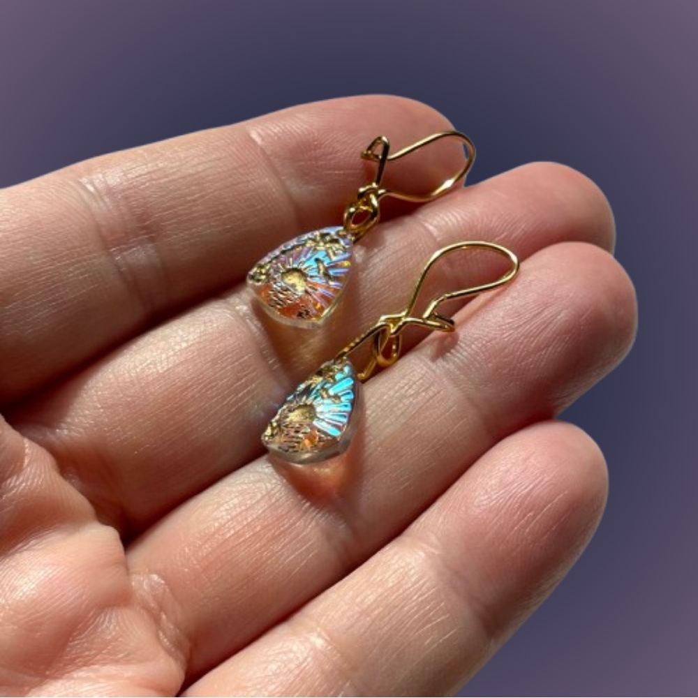 Vintage goldtone & glass intaglio style dangle earrings w/ iridescence